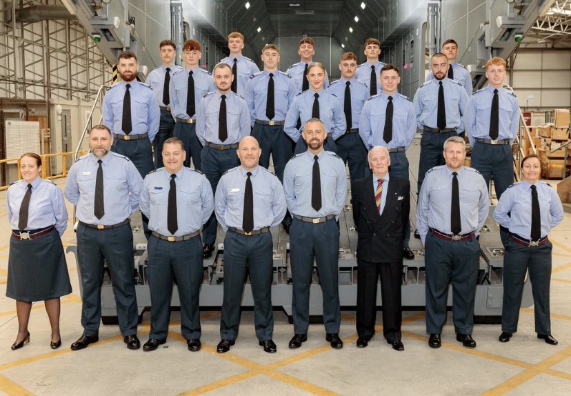 Defence Movements Training Squadron tweet media