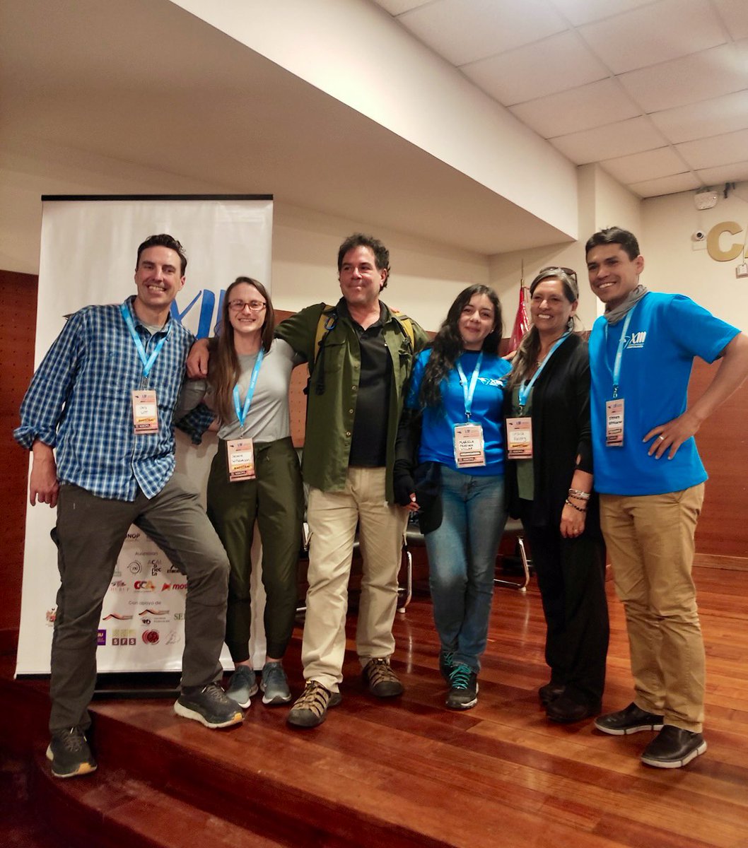 jl_williamson's tweet photo. Just returned from a fantastic month of fieldwork in Peru w/ the best team + the Congreso Peruano de Ornitología @XIIICPO in Huaraz. Andean birds, amazing colleagues, cool new data = YES!!! Stay tuned for our work on comparative ecophysiology &amp; evolution of giant hummingbirds… https://t.co/lnDGyYM45a