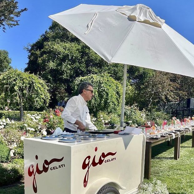 Adding some ✨sweetness✨to your event with our Italian gelato cart! Its genial personality will set the mood buzzing at your next party. Enjoy 6 perfectly textured gelato flavors for up to 8 hours (when connected to electricity). 

#gelatolovers #gelatocart #eventcatering