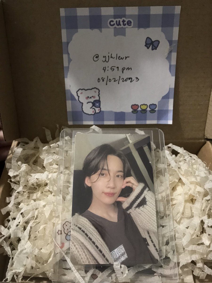 j1hanist's tweet photo. — 💌
sweater jeonghan just came home ! thank u sm for packing it well and for keeping me updated on my order ♡  #mkfeedbacks @mingkwancarteu https://t.co/9jsP6v2Gl0