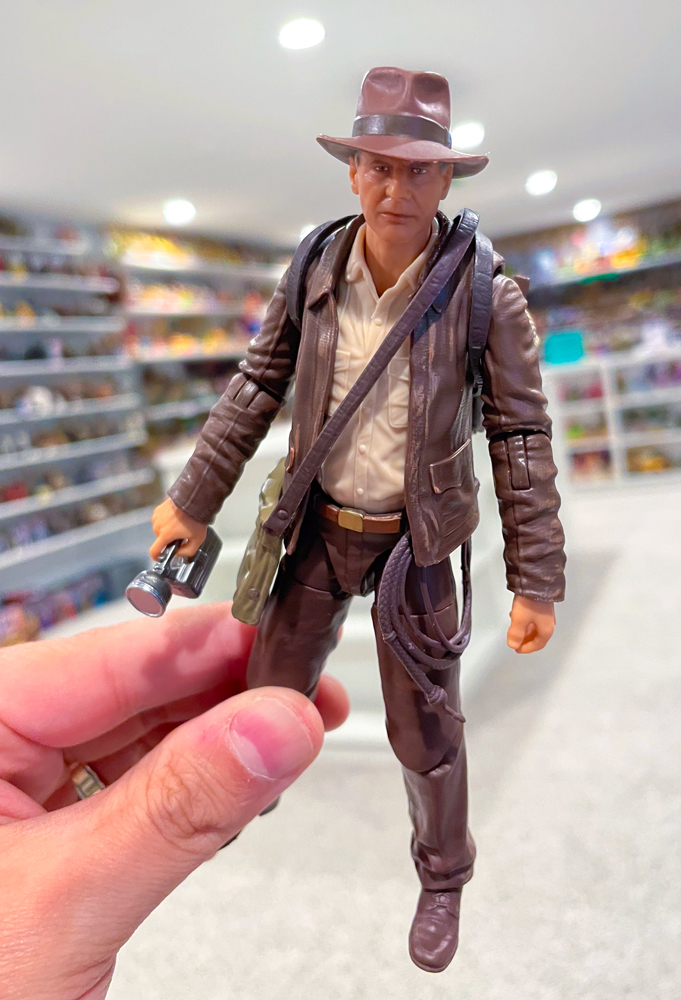 I know it's not for everyone, but I like the #IndianaJones  Adventure Series. I think this #DialofDestiny  Indy is the best one in terms of Harrison Ford likeness so far. I am sure that it has to do with more character in older face, but it's really fantastic.

#Hasbro #Fwoosh