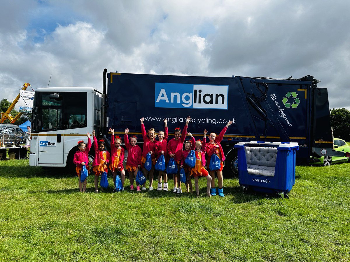 DemoAnglian's tweet photo. We had a great day yesterday at #WaylandShow! A massive thank you to #Busybodies #StageSchool for joining us on our stand following on from their AMAZING arena #performance!

#localcommunity #agriculture #event #demolition #asbestosremoval #scaffolding #earthworks https://t.co/yVGElk3j63