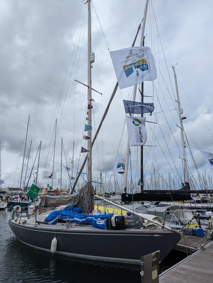 ⛵️Celebrating Tom Chicken's participation in the 50th edition of Rolex Fastnet Race! Utilising a Direct Methanol Fuel Cell was a game-changer, powering critical systems without engine use. Impressive 3rd place finish!⚡️#Sailing #FuelCellPower #Fastnet2023 #SustainableSailing