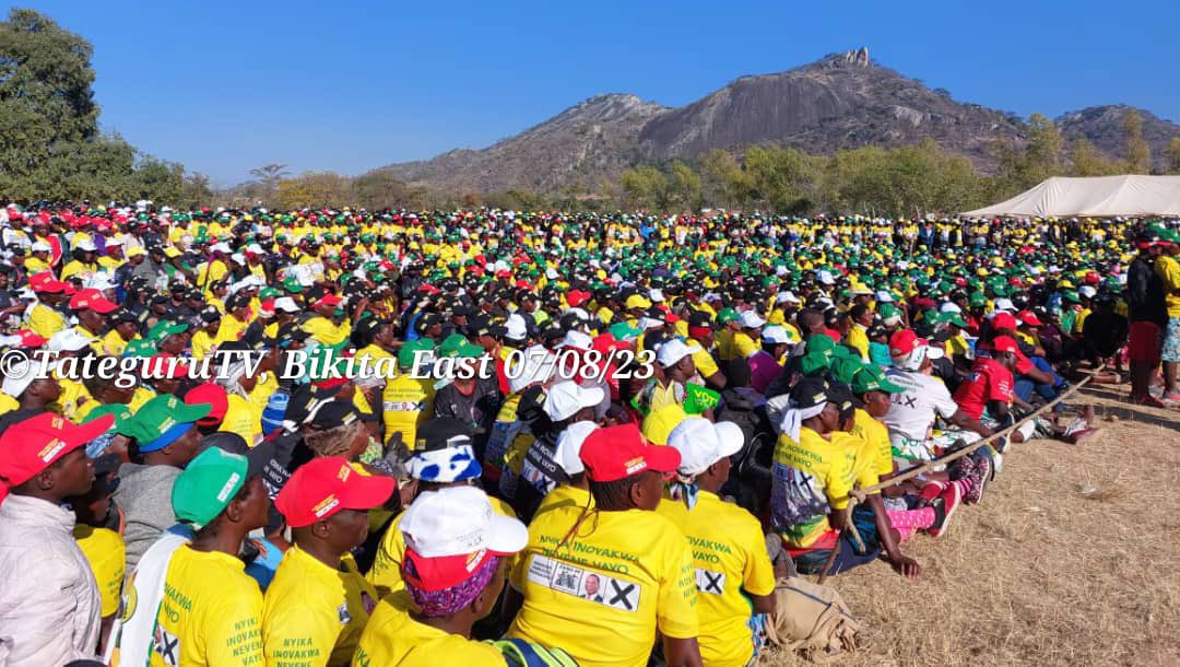 nickmangwana's tweet photo. The Vice President Dr C.D.G.N. Chiwenga today adressed a rally in Bikita East at Masekai High School.
VP Chiwenga said Government intends to construct Chikuku to Mukore to Makuvaza road, Muvava and Rumedzo clinics. Currently, Government, through devolution funds, is constructing Budzi and Mupamawonde clinics.