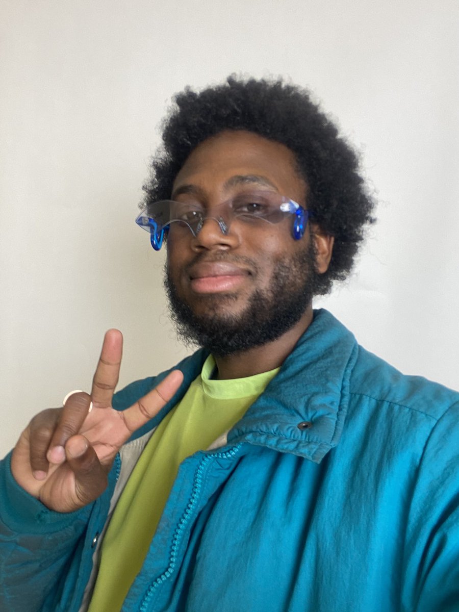 _WingJun_'s tweet photo. Gm ⚔️ • B4 we get bombarded this week, with the latest takes and black Swan events:
 
@ArtOnBlockchain is there anyway you can support a young artist, digital gallerist and curator, by giving a random squiggle to @beysportpassel 

I know you been giving them out to close friends, contributors, family and institutions; what’s up with a curve ball • we’ll take w/e

Frens Plz: 🔁 & ❤️ ⬇️ 🙏🏿 
I’ll be sharing until squiggles are minted out
