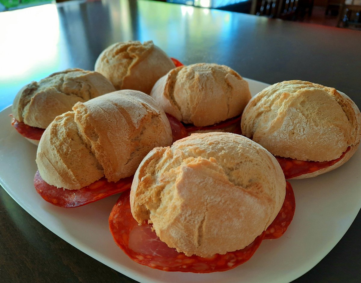 cafebarocarball's tweet photo. Empieza la semana...y viene soleada, los lunes pulguitas para acompañar tu consumición.
#ferrol #ferrolterra #pinchos #tapas #raciones #verano #dondecomer #terrazas https://t.co/3Ec3CK8C6d
