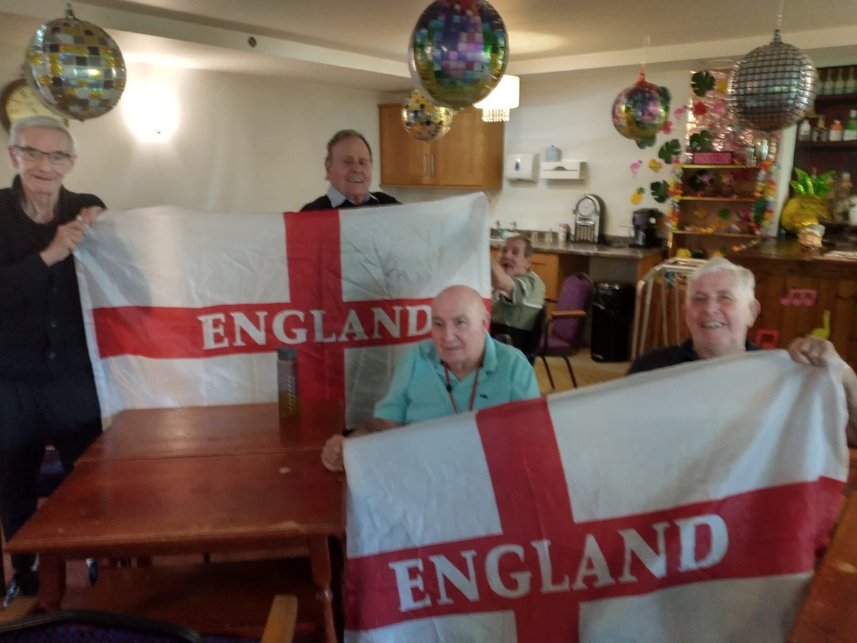 wardleygatecare's tweet photo. Well done to #England getting through to the quarter finals of the #WorldCup 🏴󠁧󠁢󠁥󠁮󠁧󠁿 

Our #residents enjoyed supporting the #lionesses this morning! 🦁 

#WomensWorldCup #carehome #gateshead https://t.co/ATN0cCip2C