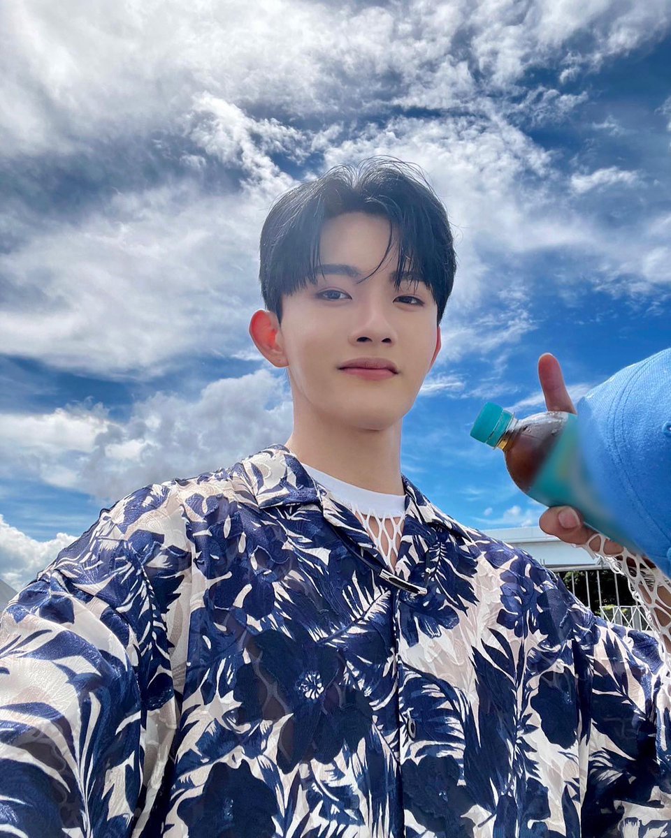 smileangels13's tweet photo. 📷8/7 #INInstagram
https://t.co/UCr4XGeYe0

夏はやっぱいいね
🧢🫧🫧

#INI #田島将吾
#TAJIMASHOGO @official__INI https://t.co/3YrBBk5bKT