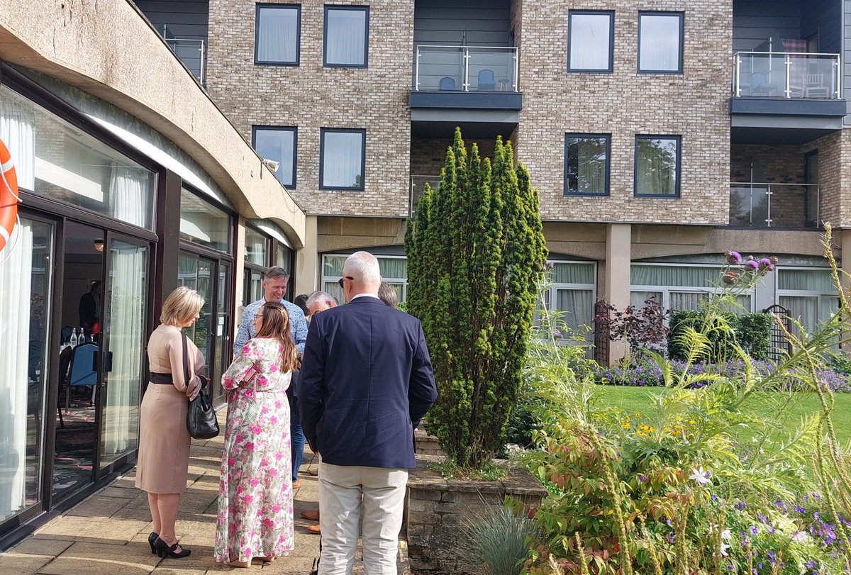 An afternoon of good food, great company and punting on the River Cam on Friday for our MD @Sarah, who attended @cambschamber’s Summer Garden Party!

She had an excellent time meeting new people as well as seeing some familiar faces.

#B2BMarketing #Networking #ChamberNetwork