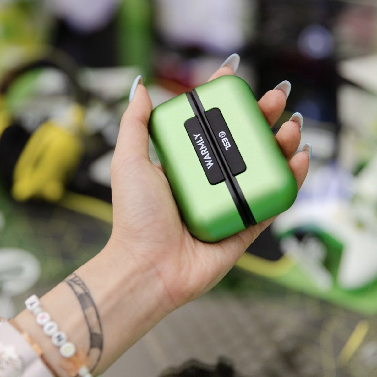 Isn't it lovely
Isn't it wonderful
Isn't it precious
Less than one minute old..