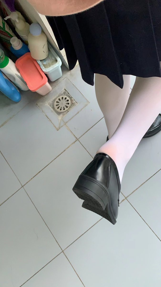 Yuexia196's tweet photo. 你想要的都有
#闲置 #足控 #丝袜 #灰丝 #绣鞋 #汉服鞋 #原味 https://t.co/1Ygu5z8gO0