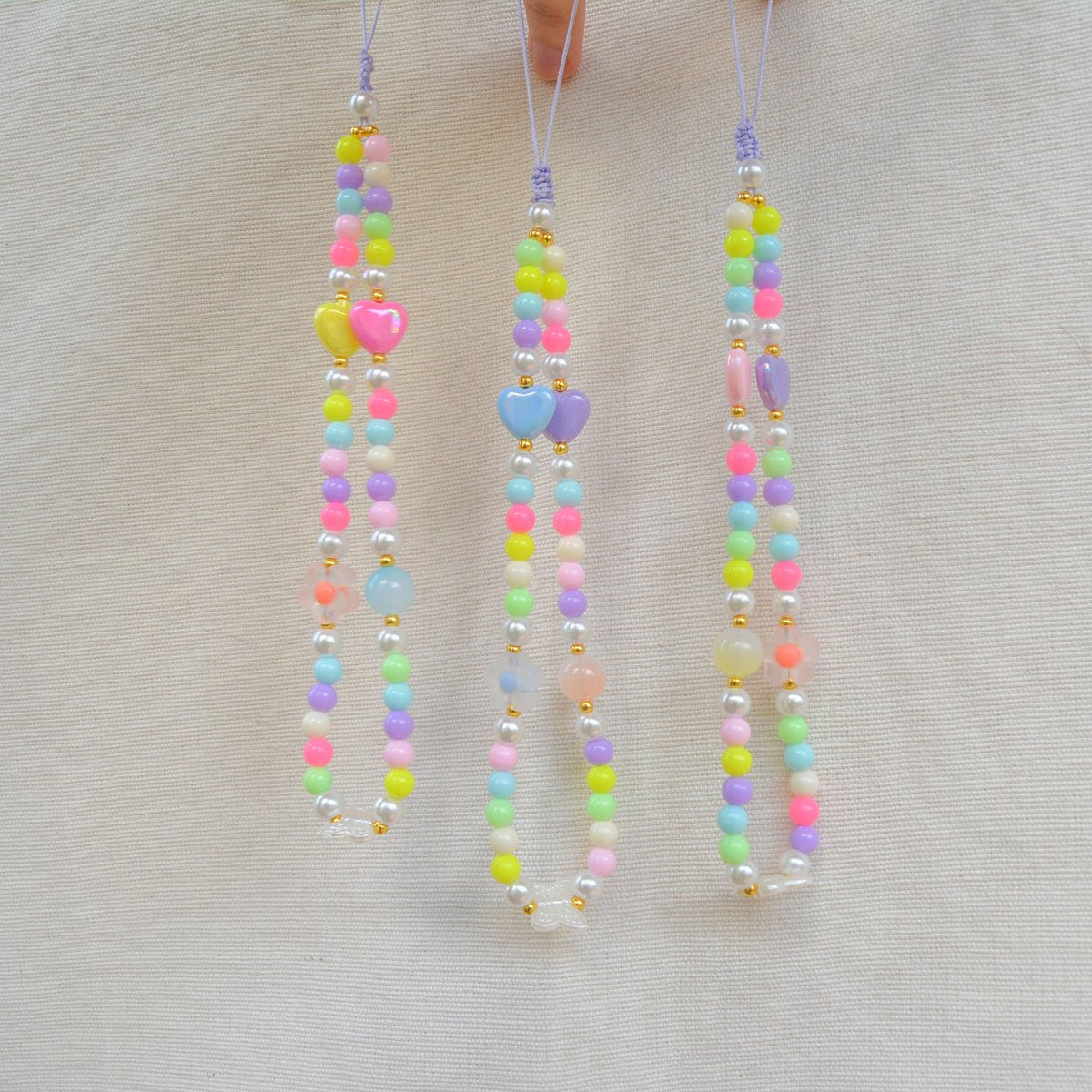 paperain_studio's tweet photo. new phonestraps available now! 🌷
link to shop https://t.co/tfucQgs77K [rts are appreciated🩷] https://t.co/G1o8iYrNl3