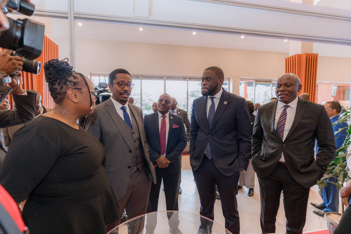 DTBX_'s tweet photo. A defining moment at #NairobiInnovate as @SakajaJohnson, celebrated our pioneering #fintech efforts and unwavering support. He highlighted banks' role in championing #smallbusinesses and #fintech ventures. 💡#DTBX #AstraAfrica #Amplifyyourfuture #InnovateNairobi2023 https://t.co/gLzqx1Z8q3