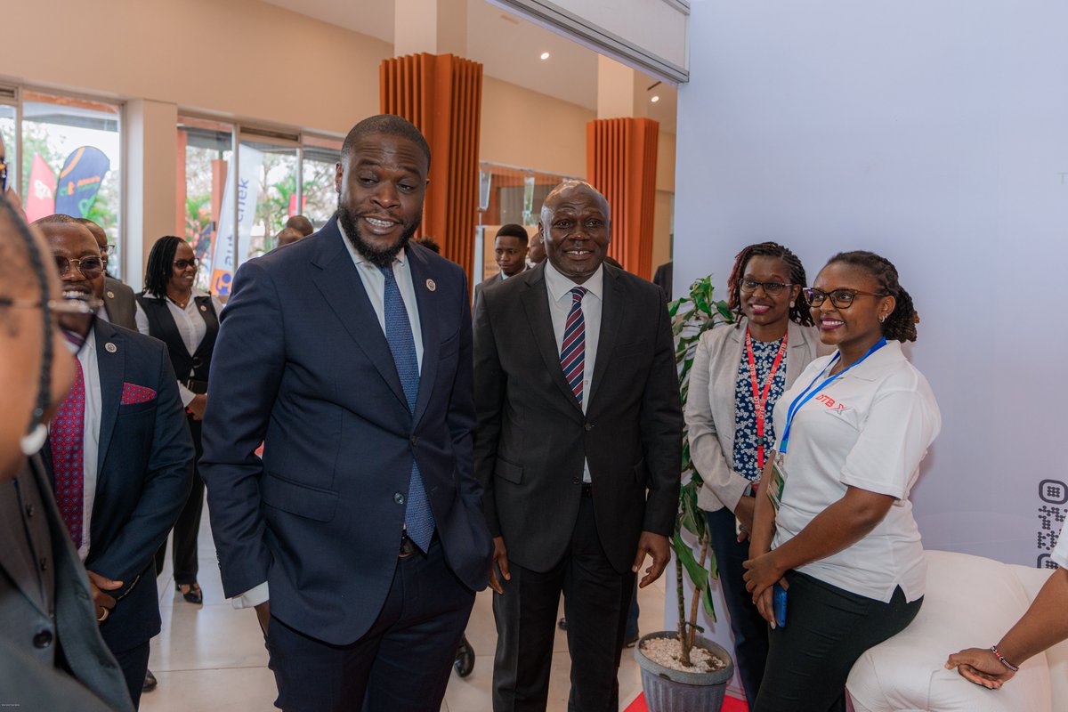 DTBX_'s tweet photo. A defining moment at #NairobiInnovate as @SakajaJohnson, celebrated our pioneering #fintech efforts and unwavering support. He highlighted banks' role in championing #smallbusinesses and #fintech ventures. 💡#DTBX #AstraAfrica #Amplifyyourfuture #InnovateNairobi2023 https://t.co/gLzqx1Z8q3