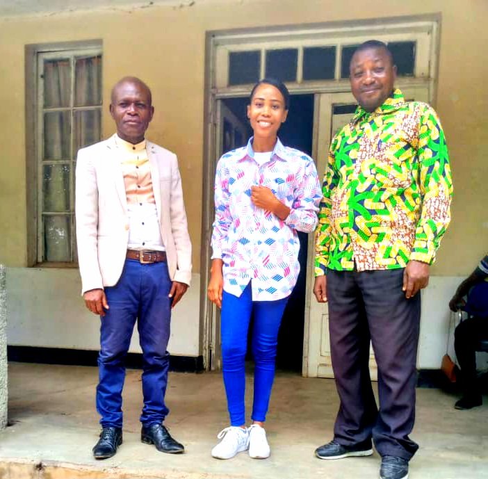 ClaireFondation's tweet photo. #RDC_FMC: Du niveau national au provincial,  la @ClaireFondation noue des partenariats stratégiques avec des organisations et institutions sœurs œuvrant dans les mêmes secteurs de développement.
Après la Direction Nationale, le #PNSA_TSHOPO travaillera avec la FMC  #ADO_JENES https://t.co/KSsVMS359W