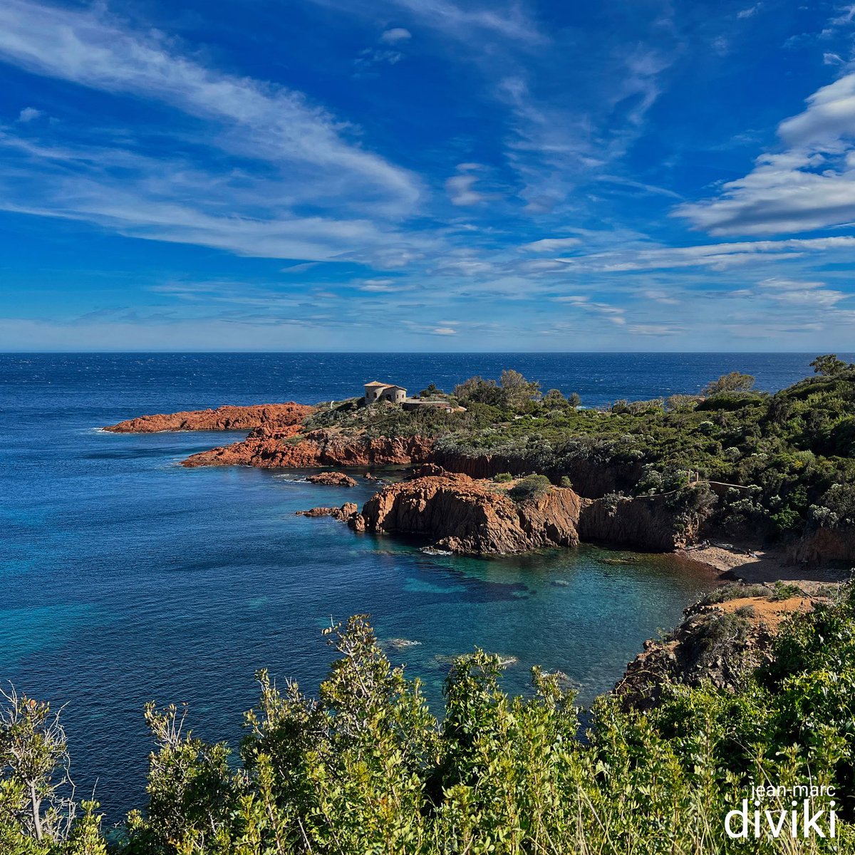 Un environnement exceptionnel pour cette propriété du Cap Roux !

#antheor #caproux #agay #saintraphael #esterel