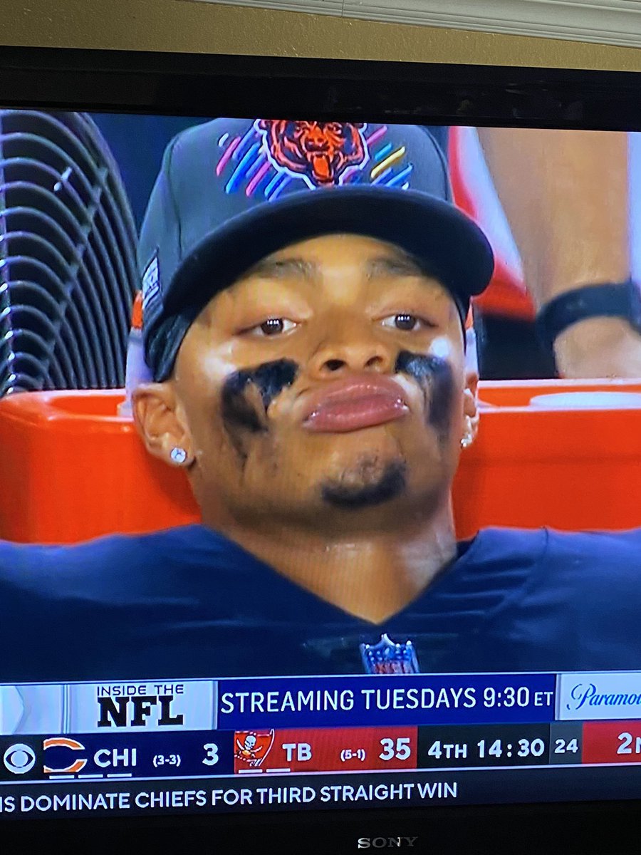 J. Love.. 1 career start, 82 career pass attempts… Bears fans… “he’s trash”

J. Fields… entering his 3rd season as a starter… Bears fans… “You can’t judge Fields off his first 2 seasons as a starter we were tanking, we revamped our OL, and now we have DJ Moore”