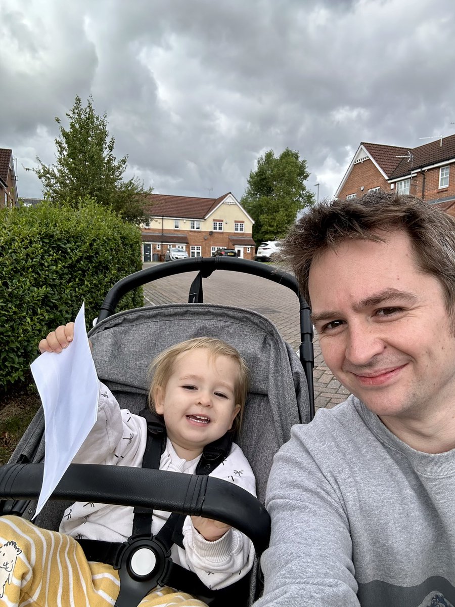 A very good morning spent delivering thank you letters for Cllr Adrian McCluskey in Farnley and Wortley. Picked up some casework that I will action this afternoon. Thank you to this special volunteer for helping out. Apologies if your letter was slightly crumpled… ✉️