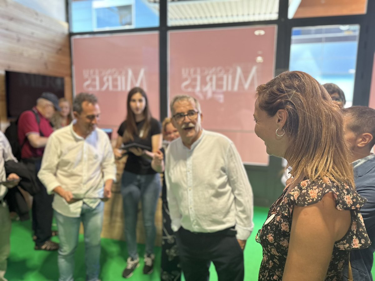 Delcais's tweet photo. Hoy hemos visitado la #Fidma2023 el @IUgrupoJGPA junto a nuestros alcaldes y alcaldesas y nuestro Consejero @ovizapico 

#ConvocatoriaXAsturies https://t.co/MnsHH8wxdR
