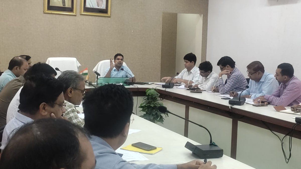 आज मुख्य विकास अधिकारी की अध्यक्षता में आजादी का अमृत महोत्सव के समापन समारोह में जनपद में "मेरी माटी मेरा देश" तथा हर घर तिरंगा के अंतर्गत विभिन्न कार्यक्रमों के सफल आयोजन हेतु बैठक हुई संपन्न तथा दिए गए उचित दिशा निर्देश।