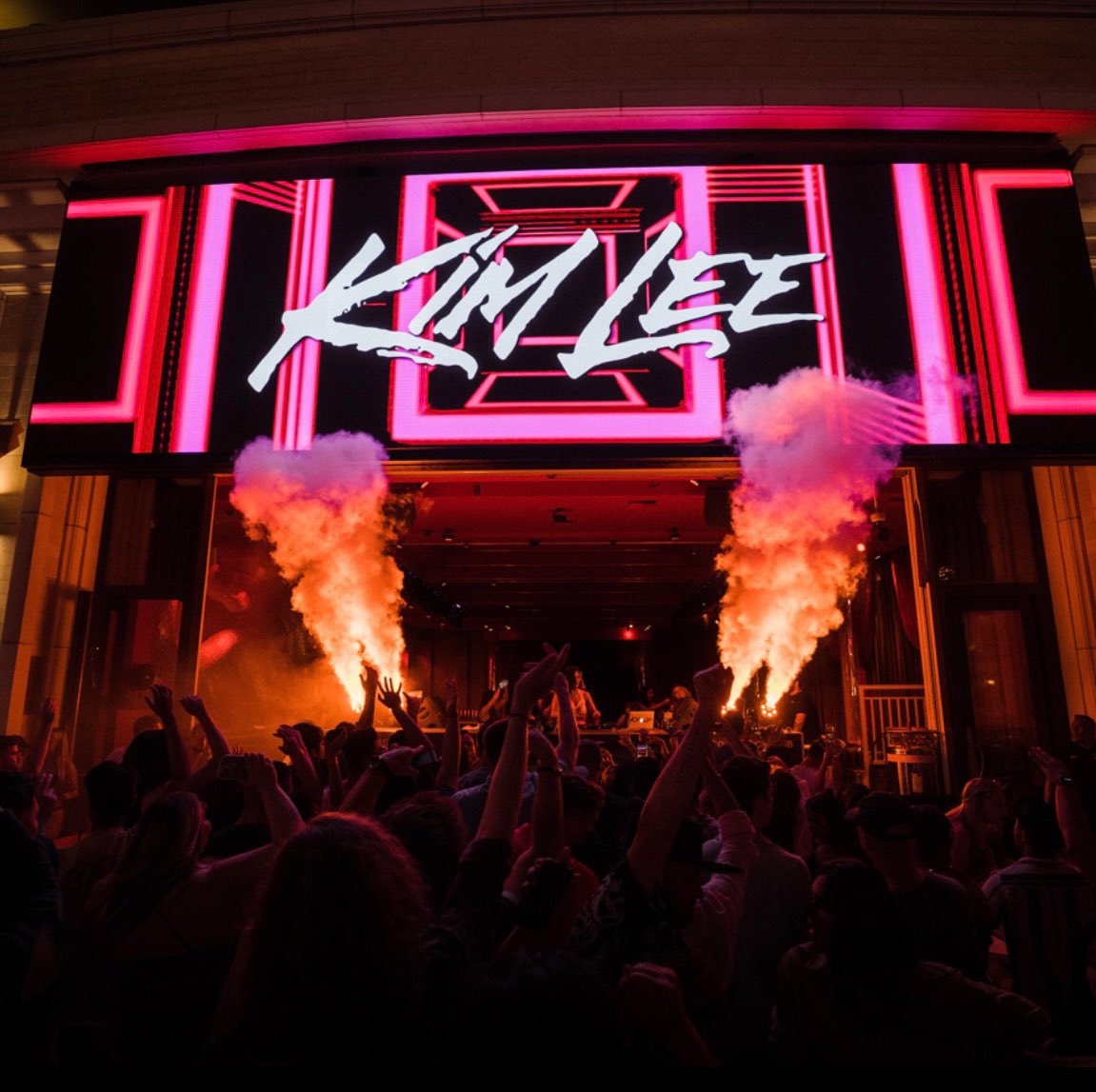 OfficialKimlee's tweet photo. Vegas was insane!! Thank you ❤️‍🔥🪭 #wynn #Vegas #Encorebeachclub https://t.co/1d8VhiktG6
