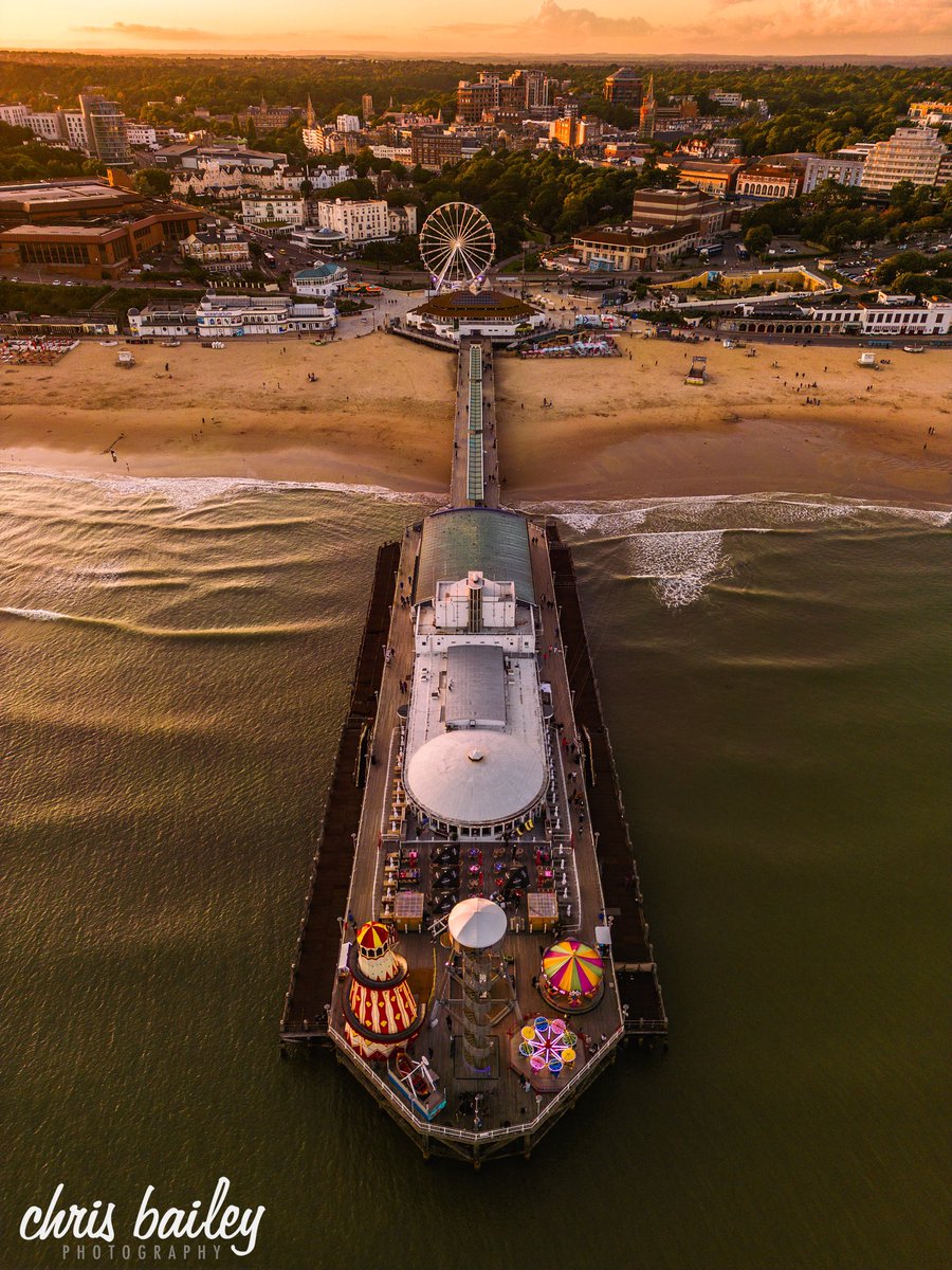 Bournemouth Pier Sunset © Chris Bailey 2023 📸

#Bournemouth #BournemouthPier #DJI #Drone #Droneograph #Droneography #Photography #Seascape #Cityscape #DronePhotography #Sunset #Dorset #VisitDorset #Sky #BournemouthUK 

@VisitDorset @VisitEngland @Bournemouthecho @VisitBritain
