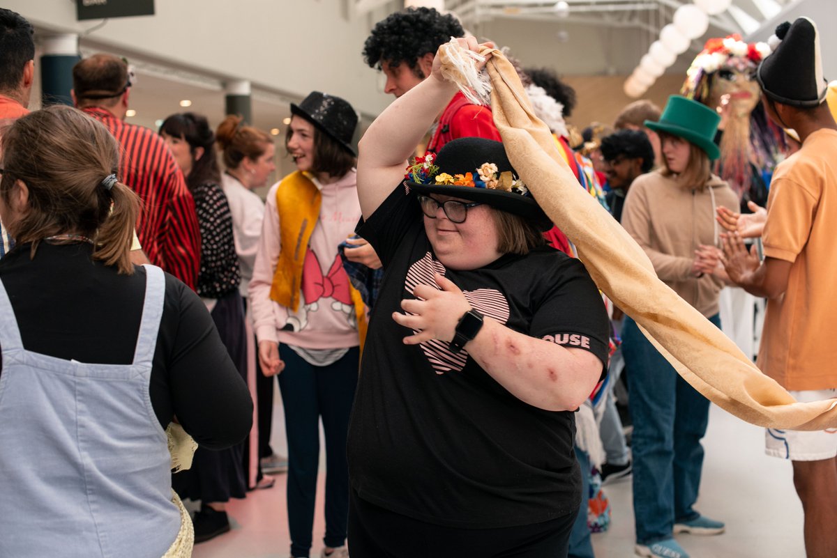 Leeds Playhouse tweet media