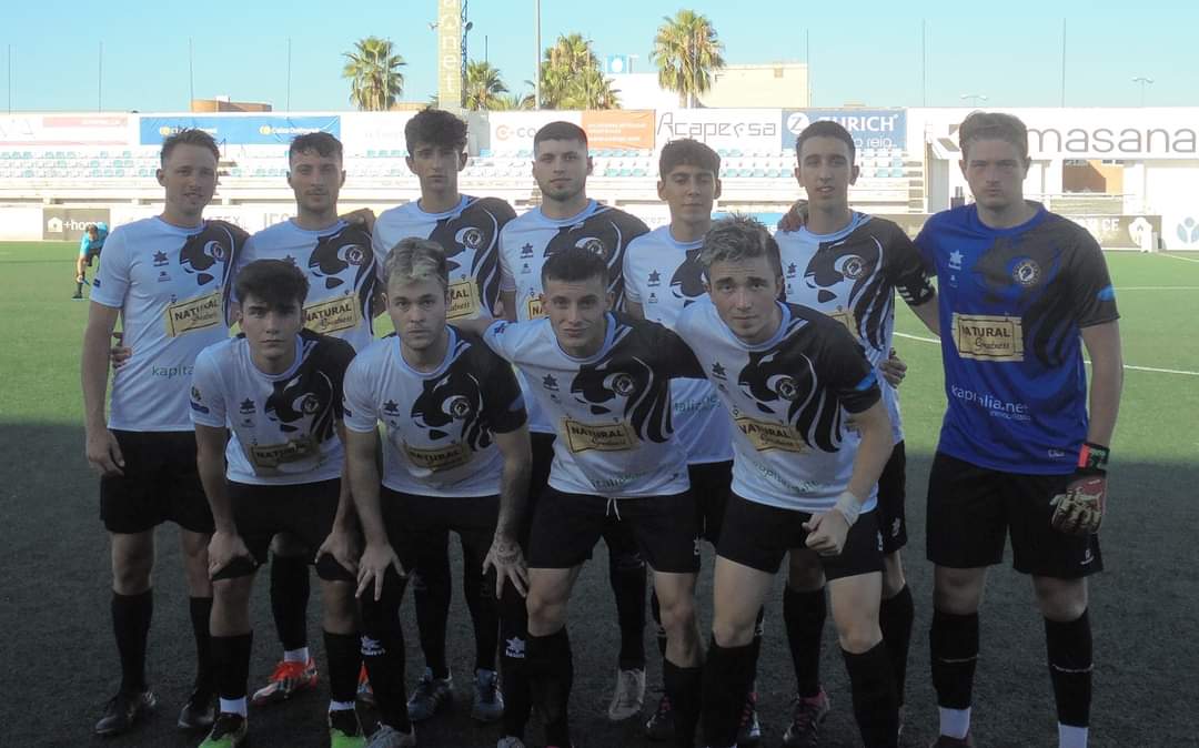 NATURAL Greatness patrocinador del Primer Equipo del Club deportivo Esport Base Ontinyent.
Compartimos la fotografía de la triangular de pretemporada del pasado sábado 5 de agosto en el Camp del Clariano.
#naturalgreatness #alimentacionnatural #patrocinio