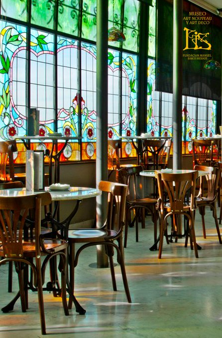 museocasalis's tweet photo. Lunes...  Estás en el centro de #Salamanca y quieres tomar el aperitivo 🍜en un lugar completamente distinto. Un lugar... ¿singular?  ¿Y no se te ocurre dónde? 🤔

¡Aquí!  En #ElCafeDeLis. 👇

¡Regálate 🎁magia  y ven a #casa!  🏠⚜️ https://t.co/Muqs0wRNIb