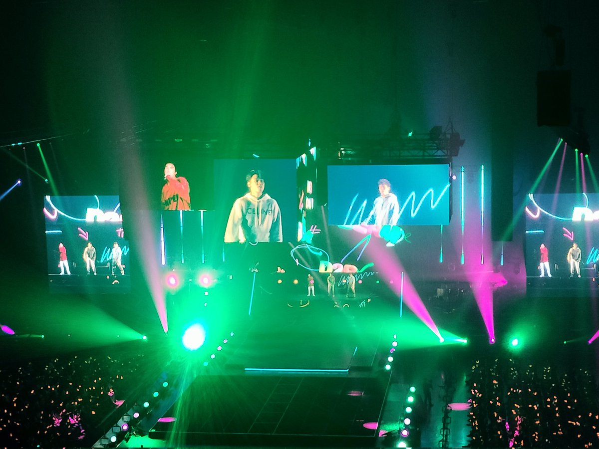 GirlMonnii's tweet photo. @dan_worrawech ขอบคุณพี่แดน ที่ทำให้พี่บิ๊กกลับมาร้องเพลงให้พวกหนูฟังอีกครั้ง และขอบคุณพี่ๆทั้งสองคน @Beamkawee  ที่เต็มที่กับคอนครั้งนี้มาก หนูประทับใจมาก ปละประประทับใจมากขึ้นทุกครั้ลที่เราเจอกันในคอน #22ปีนับตั้งแต่วันที่ฉันรักเธอ #D2B #daddyd2b #SNIPER #d2beternity https://t.co/R6XWJm3pnM