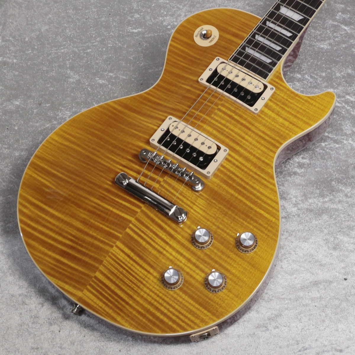 1484_shinjuku's tweet photo. 『＃Gibson USA / Slash Les Paul Standard Appetite Amber』
大人気のSlashレスポールが再入荷しました！
こちらは、細いピッチのフレイムメイプルが美しいオススメの個体になります！
https://t.co/iqnYfQfwTe
＃ギブソン https://t.co/QKWd53pPCP