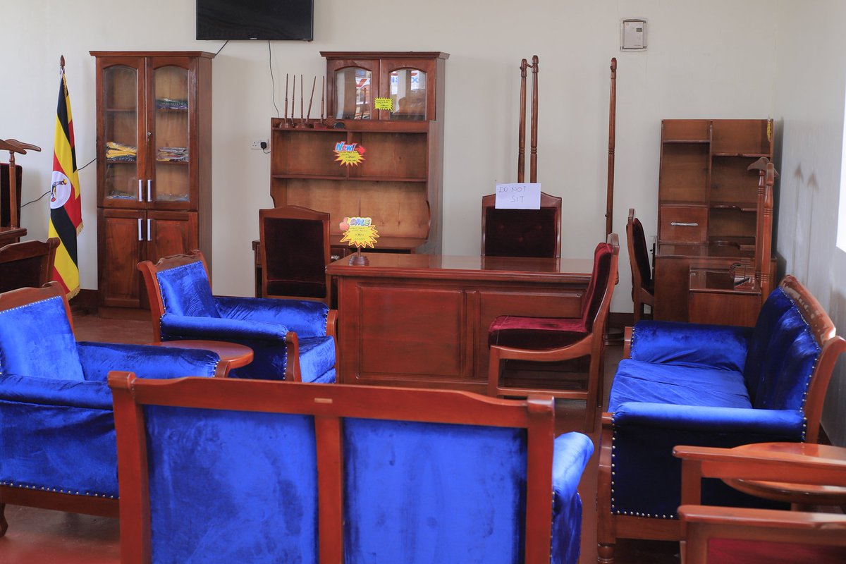 UgandaPrisons's tweet image. Exhibiting Quality sofa sets designed to provide comfort and style to a living space.

They are made of; Hard wood frame material, upholstery fabric (durable and easy to clean), cushioning (high-density foam for comfort and longevity) and overall craftsmanship.

#AgricShow2023