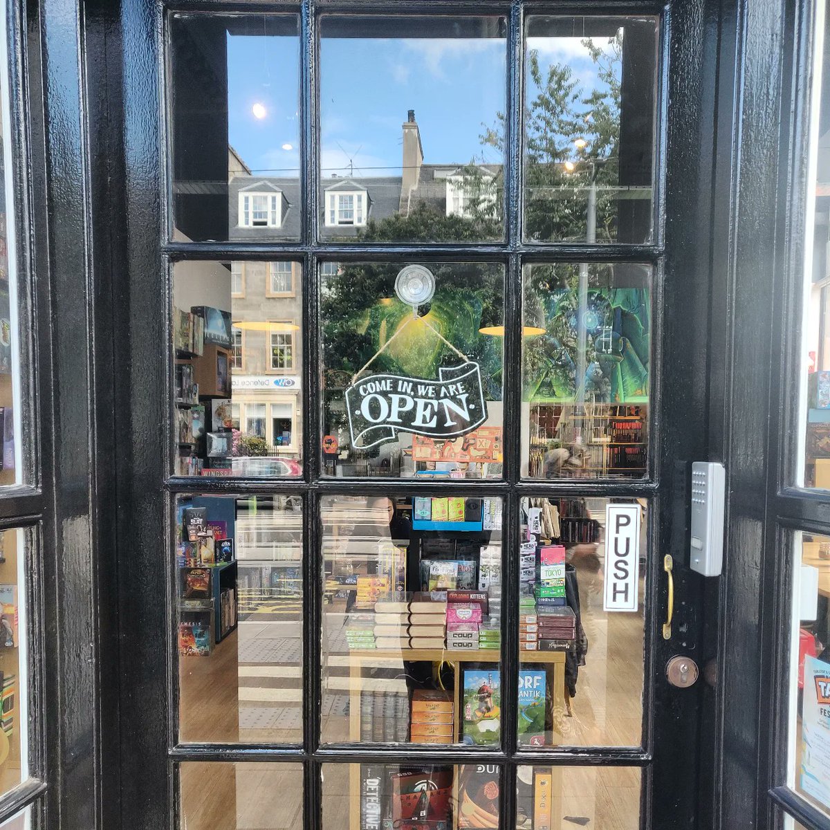 Hope you're all enjoying the Summer Bank Holiday! We're open as usual until 19:00 and in the evening we're having another trading card game night. See you soon!
#ancientrobotgames #boardgame #boardgames #boardgamestore #boardgameshop #edinburghevents #edinburghshop #edinburgh