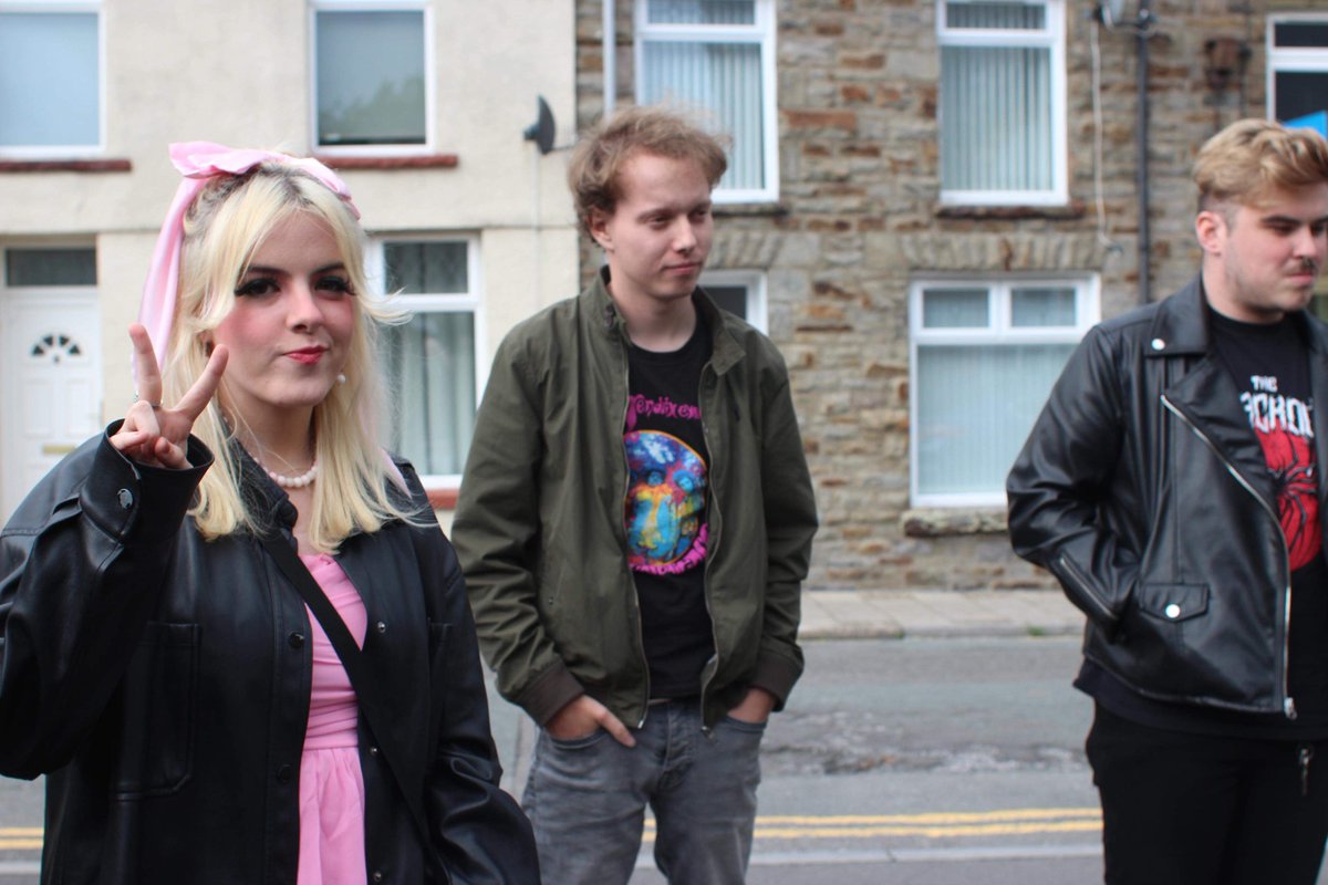 Had fun playing on the radio ! 💓✨🎸