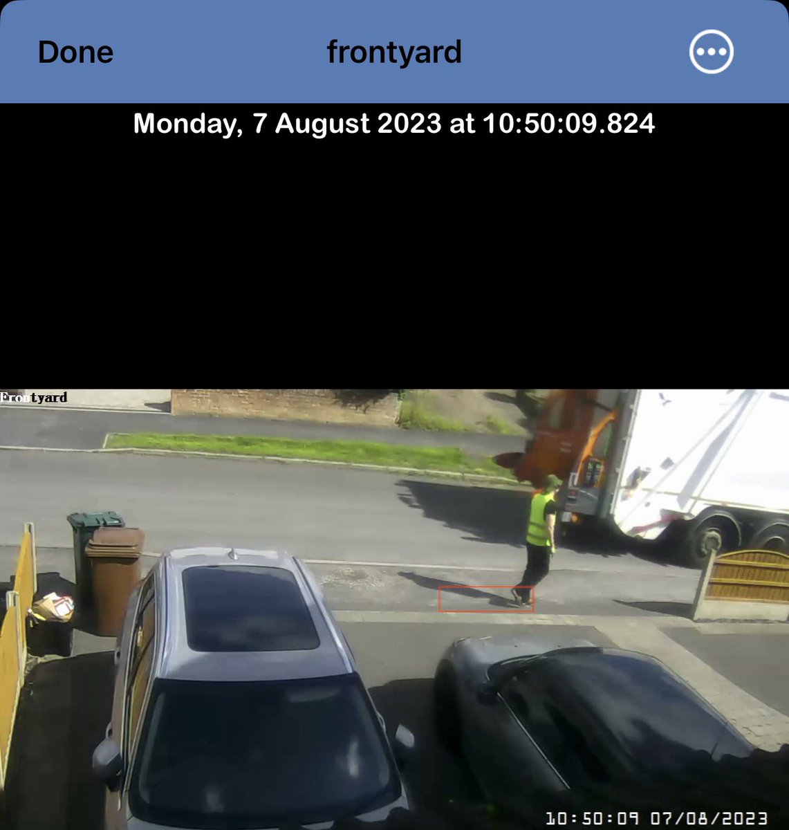AvastYeDemon's tweet photo. @SDDC any chance you can ask your operators to complete the job….? Left my recycling bin full! #emptythebin #specsavers https://t.co/0lDjmimHc9