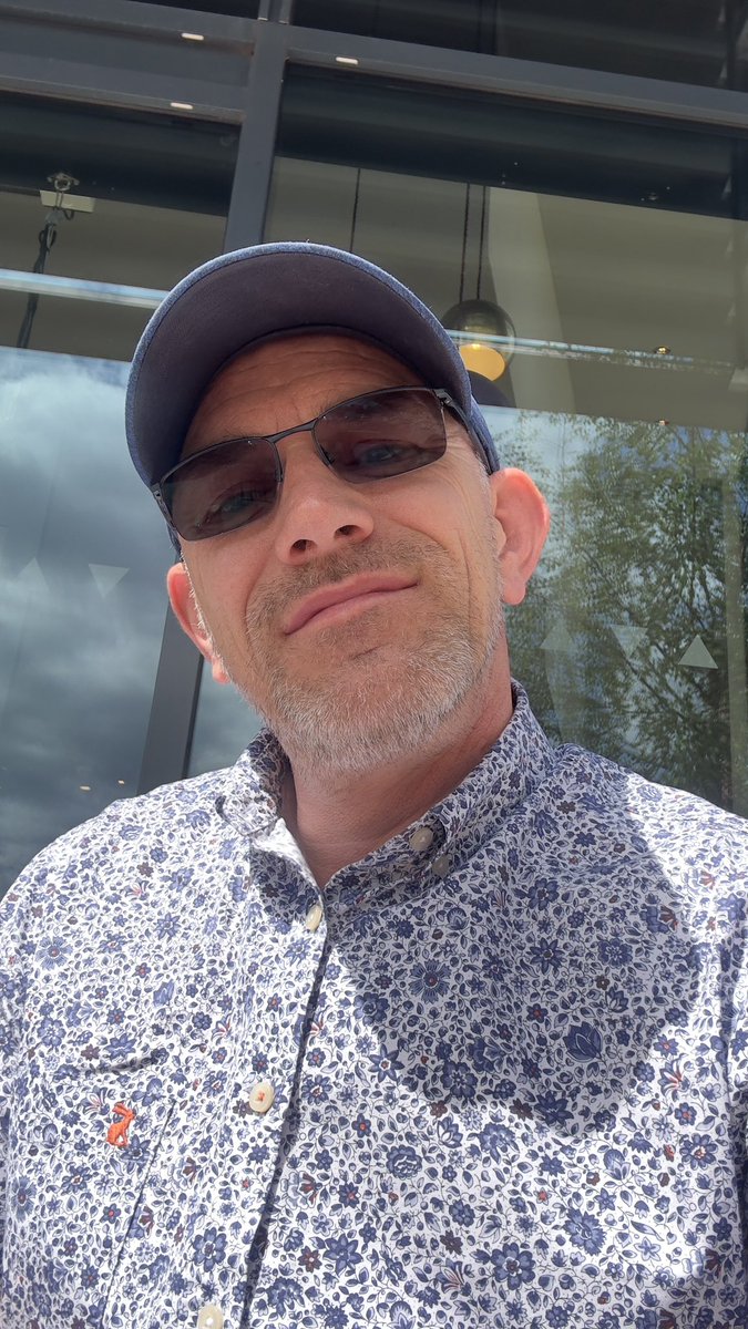 ShaunAshmore2's tweet image. A week ago my bpm peaked at 139 just walking from the car to Costa. Today walking from town it stayed below 100bpm. No breathlessness no chest pain, no dizzy spells and I feel bloody amazing I could cry 😢 ❤️#feelingblessed #sohappy