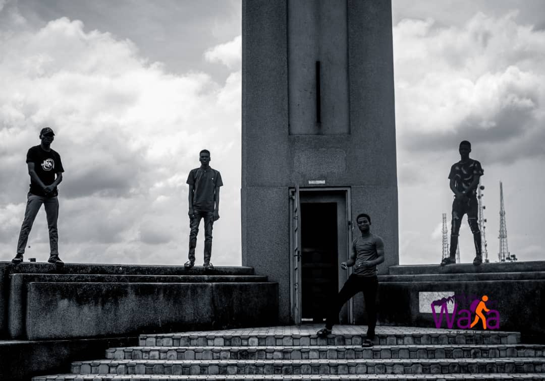 Wakatravel_Ng's tweet photo. Bower's Tower is a historic monument located in Ibadan, Nigeria. It was built in 1936 in memory of Captain Robert Lister Bower, the first British resident in Ibadan. The tower offers panoramic views of the city and its surroundings.
#WakaTravel #BowersTower https://t.co/HqBEUUYFmr