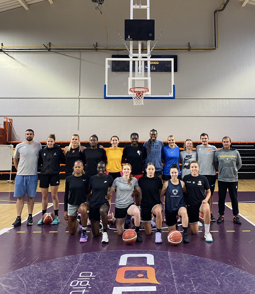 uslgbasket's tweet photo. 𝗥𝗘𝗣𝗥𝗜𝗦𝗘 𝗡𝗙𝟭/𝗡𝗙𝟮🟠⚫️

Le groupe NF1/NF2 a repris le chemin de l’entraînement aujourd’hui. L’effectif sera au complet dans les prochains jours. 
Bon courage aux filles, nous avons hâte que cette nouvelle saison commence ! 💪🏼 https://t.co/uhx6bulCGh