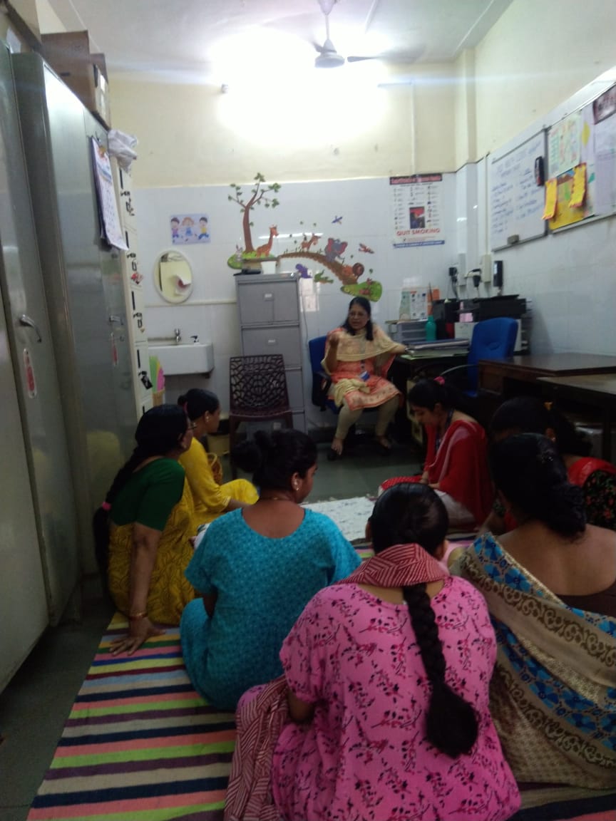 icmrnirwoh's tweet photo. Enabling breastfeeding: Making a difference for working parents @ child health clinic today for World Breastfeeding Week, August 1- 7, 2023: Demonstrated breastfeeding methods &amp; emphasized importance of breastfeeding &amp; timely weaning to breastfeeding mothers attending clinic https://t.co/Jz5awD1cPd