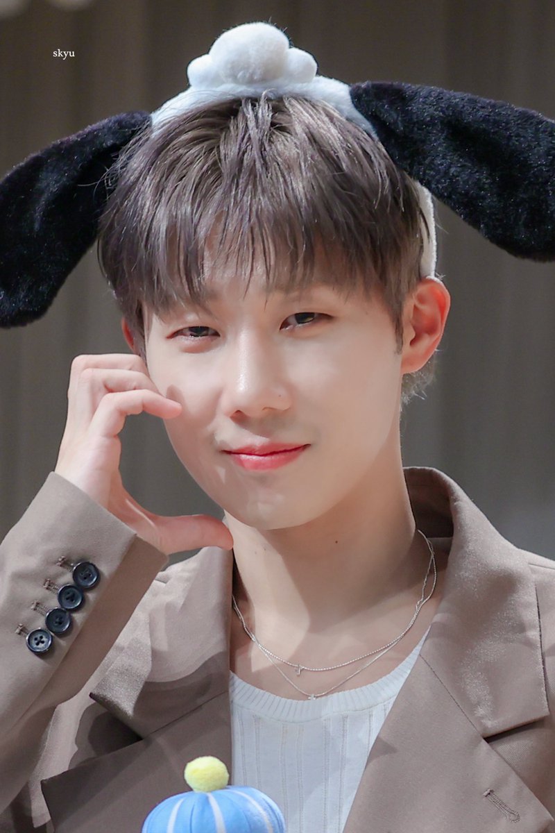 230806 팬싸인회

#인피니트 #김성규 #성규
#INFINITE #KIMSUNGKYU #SUNGKYU