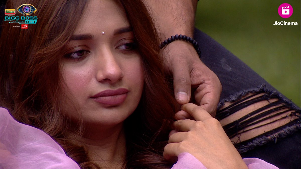 HotstarReality's tweet photo. Jiya feels out of place in the house🥺

Kya Abhishek uske feelings suljha payega?💞

Watch #BBOTT2 24 hours live feed on #JioCinema for free!

https://t.co/Nfmj7B7MFL

#BBOTT2onJioCinema #BiggBossOTT2 #JiyaShankar #AbhishekMalhan https://t.co/HOJoXpUg4z