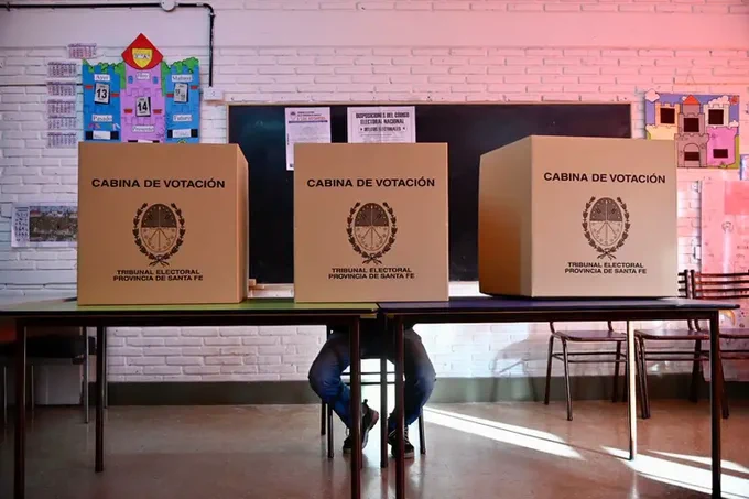 diegogmontilla's tweet photo. Habla al país...la cabina de votación https://t.co/ga9VGIr7hf