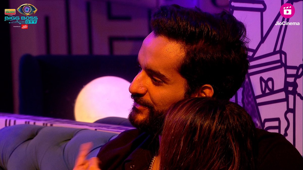 Sukh-dukh ke saathi, #AbhiSha always there for each other💕

Lekin why did Uorfi call Abhishek an angel and a devil?😮

Watch #BBOTT2 24 hours live feed on #JioCinema for free!

jiocinema.onelink.me/fRhd/vmm7lnpg

#BBOTT2onJioCinema #BiggBossOTT2
#AbhishekMalhan #ManishaRani