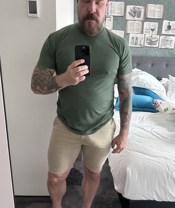ROCCO - Do you think I’ll get through airport security with this ? https://t.co/OSuJbETCS8