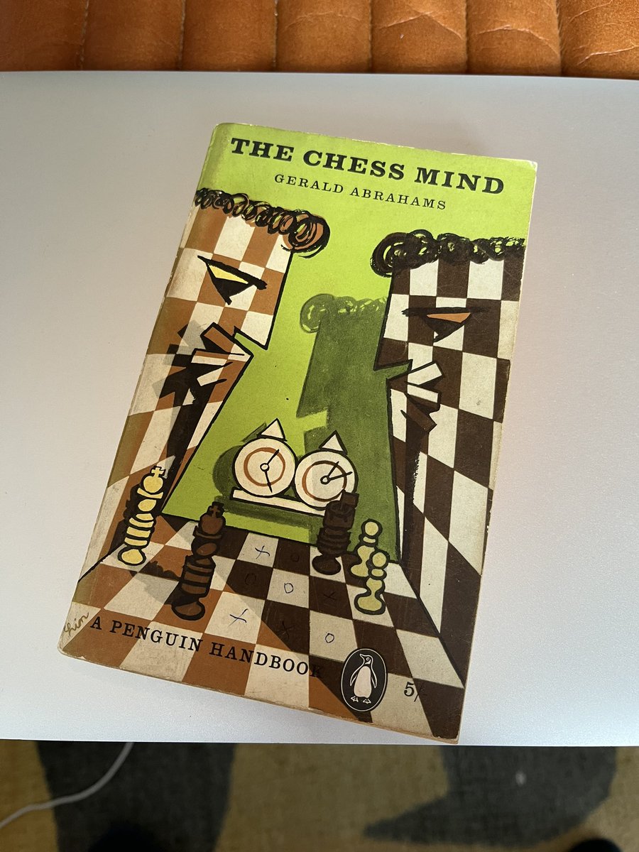 There are many more useful books for the modern chess player looking to improve. But for anyone who enjoys vintage Penguin books, Gerald Abrahams’s “The chess mind” from 1960 is lovely simply for the cover. #chesspunks