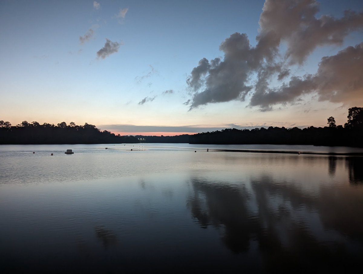 ithinkabt's tweet photo. Sunsets are so amazing and beautiful. #Thankful #sunset https://t.co/KyYgCYQVWo