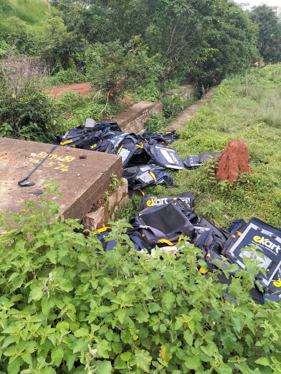 shwetaltweets's tweet photo. @eKartIndia  @Flipkart you have dumped your old used bags near talaghattapura, totally irresponsible behaviour. Anybody seeing this, please escalate. Where is your social or ecological responsibility? https://t.co/BwHTQhaE5q