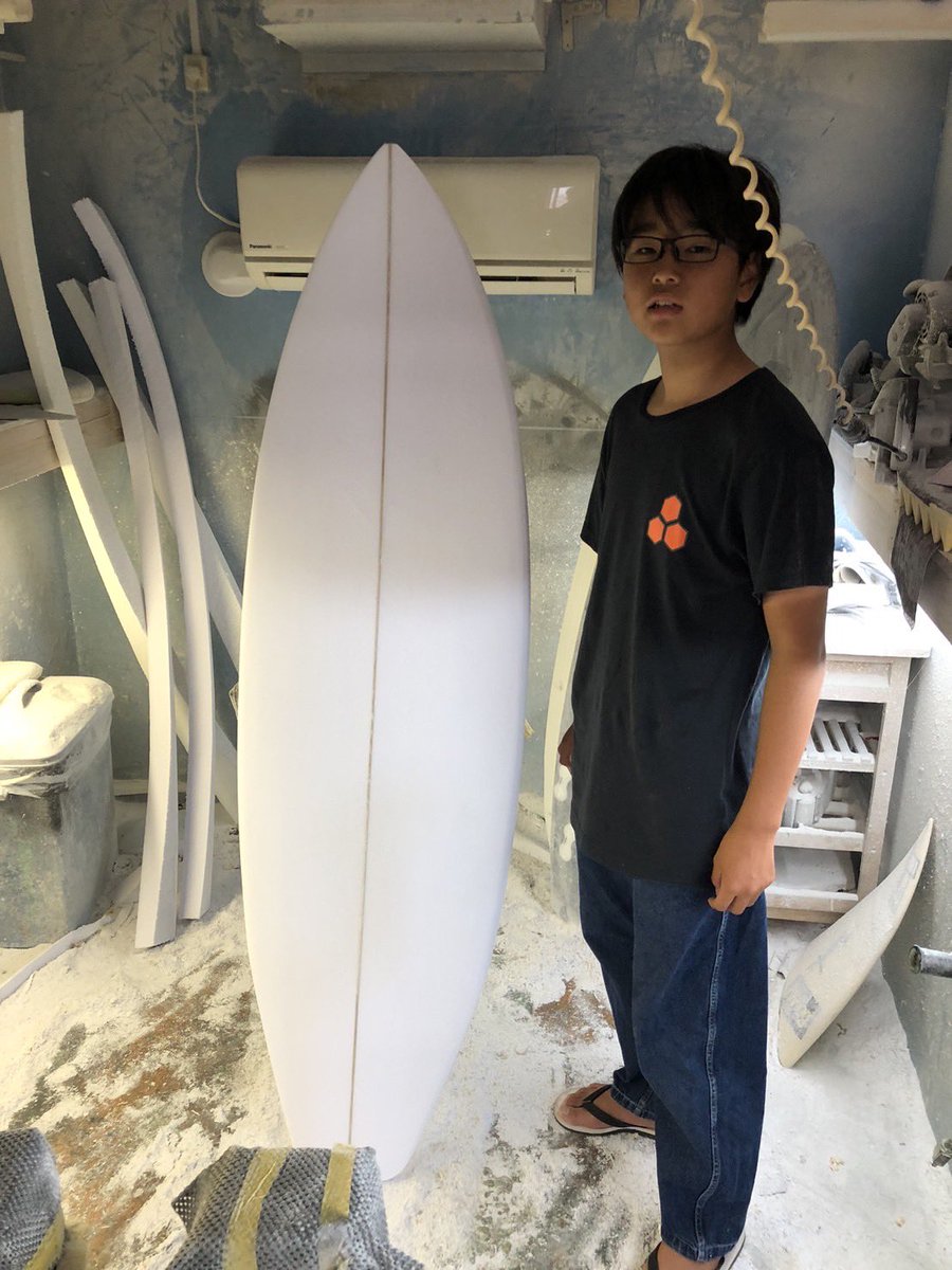 KaukaiAloha's tweet photo. 体が大きくなってしまったので😂

ハンドシェイプの工程を見学させて頂きました😊
出来上がりが楽しみです😊 https://t.co/YE8MKccyM0