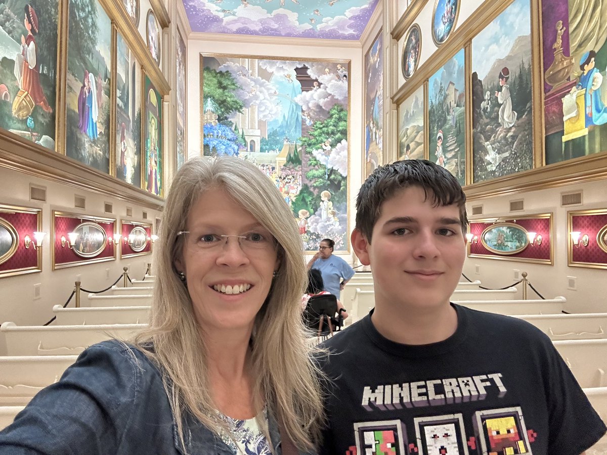 soarwitheagles's tweet image. I took Young Robert to the Precious Moments Chapel in Carthage yesterday. It has been many years since I’ve been there. It’s such a gem and just an hour from Rogers.