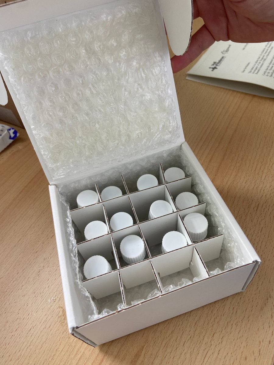 VHIR_'s tweet photo. El grup Diagnostic Nanotools #VHIR desenvolupa una eina, els sintròcits, per substituir els glòbuls vermells animals que s'utilitzen per a les anàlisis per al control dels virus. Recentment, han col·laborat amb @CDCgov per provar el seu ús.
Projecte impulsat per @CaixaResearchCA. https://t.co/136hIbFxYs